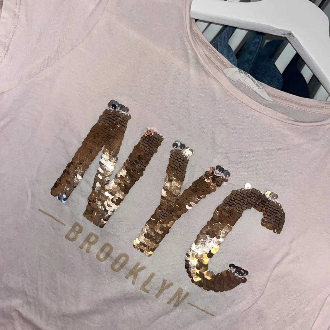 Ljusrosa NYC t-shirt med paljetter H&M❤️ - 1
