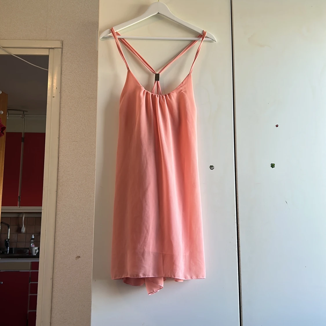 Ljusrosa klänning från Zhou Zhou