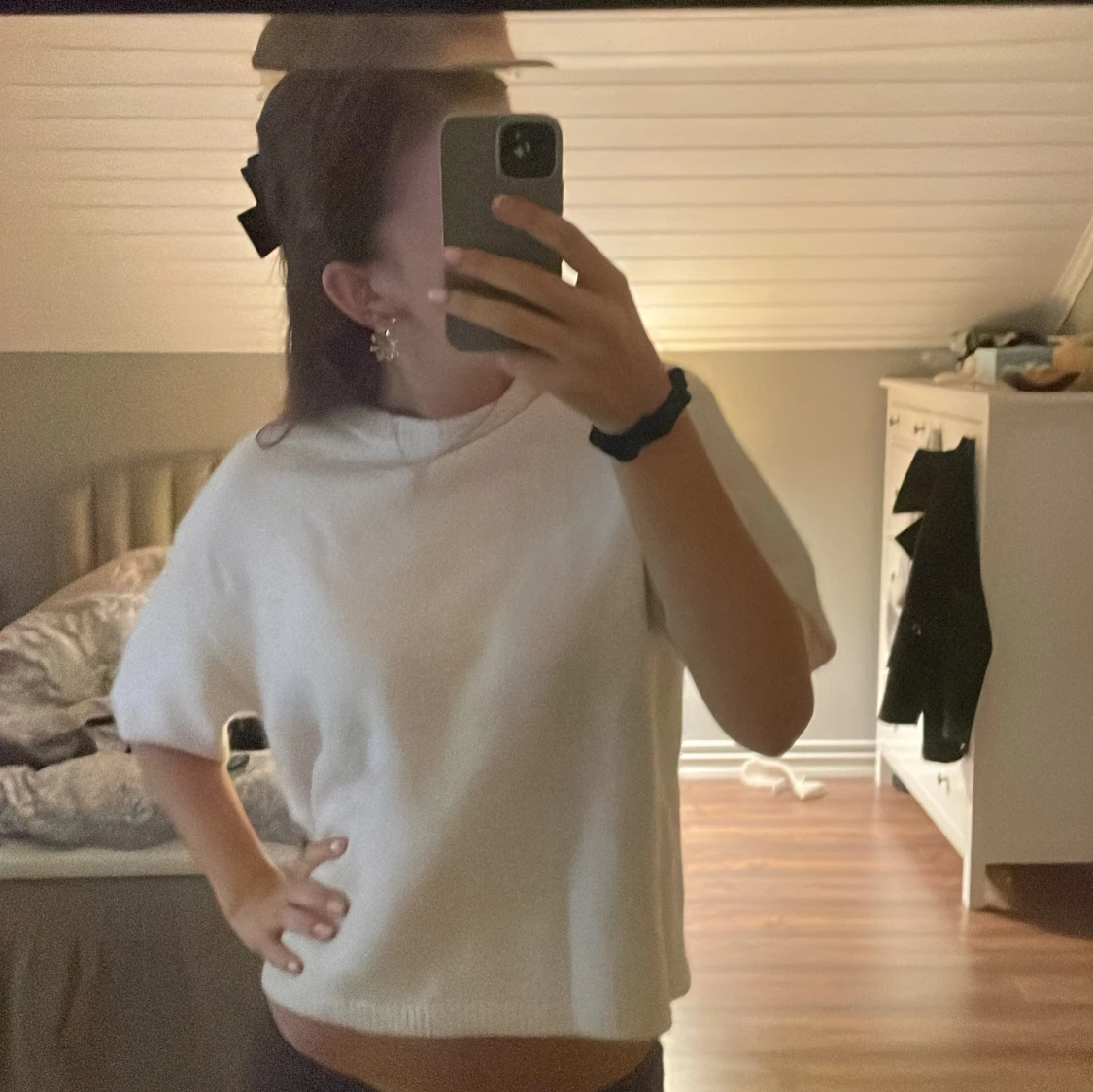 Vit stickad kortärmad tröja