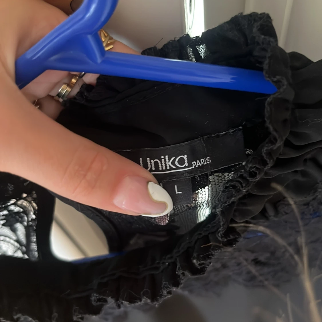 Svart blus med spets från Unika Paris - 2