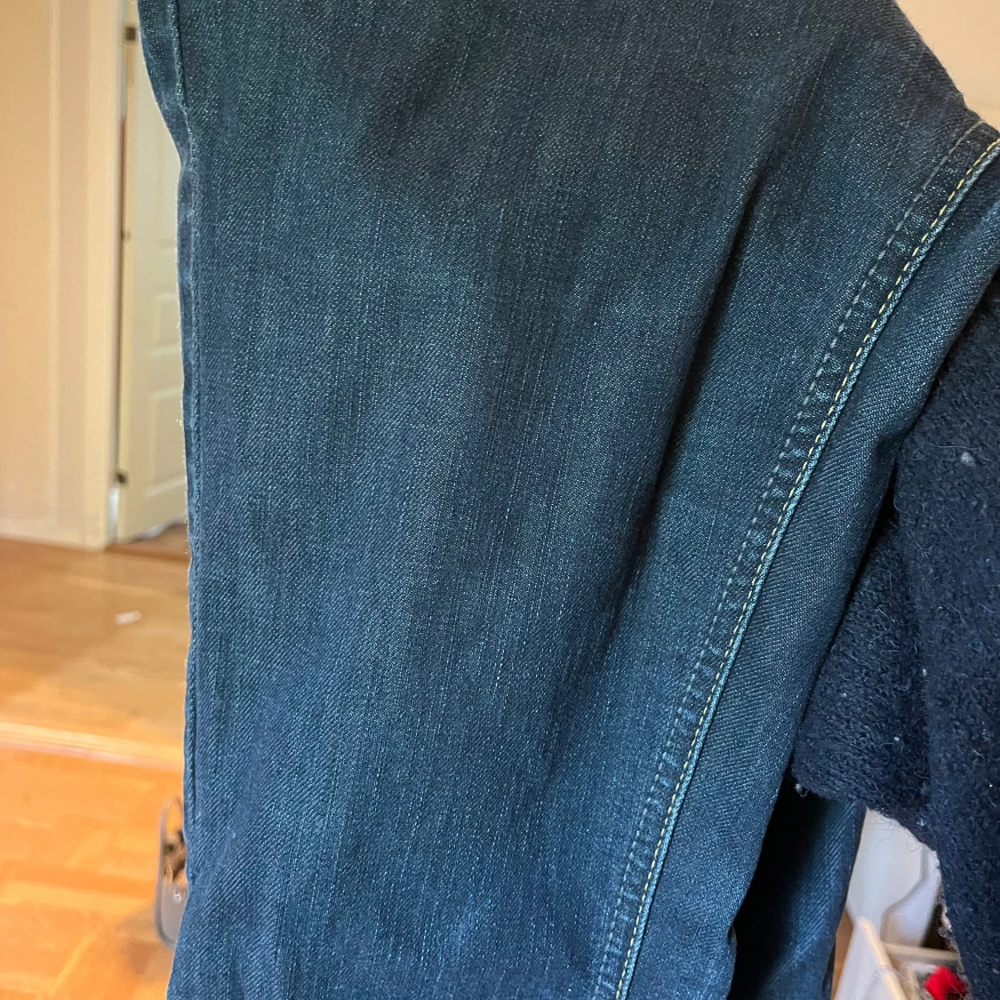 Mörkblå bootcut jeans  - 2