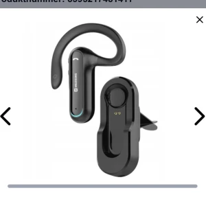 Swissten Bluetooth Headset - Trådlöst Swissten Bluetooth-headset med öronkrok, perfekt för handsfree-samtal. Levereras med laddkablar. Enheten är i mycket bra skick utan några alls skador eller slitage. Lätt och bekväm design för långvarig användning. Passar både arbete och bilkörning!❣️Lite annan information😊 Laddnings tid: upp till 1.5h till fullladdning. Musik tid: 5.5h. Standby time: 180h 
