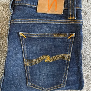 Blåa Nudie Jeans  - Blåa Nudie Jeans||Skick 9/10||Storlek 31/32||Modell Tube Tom||Skriv vid minsta intresse||