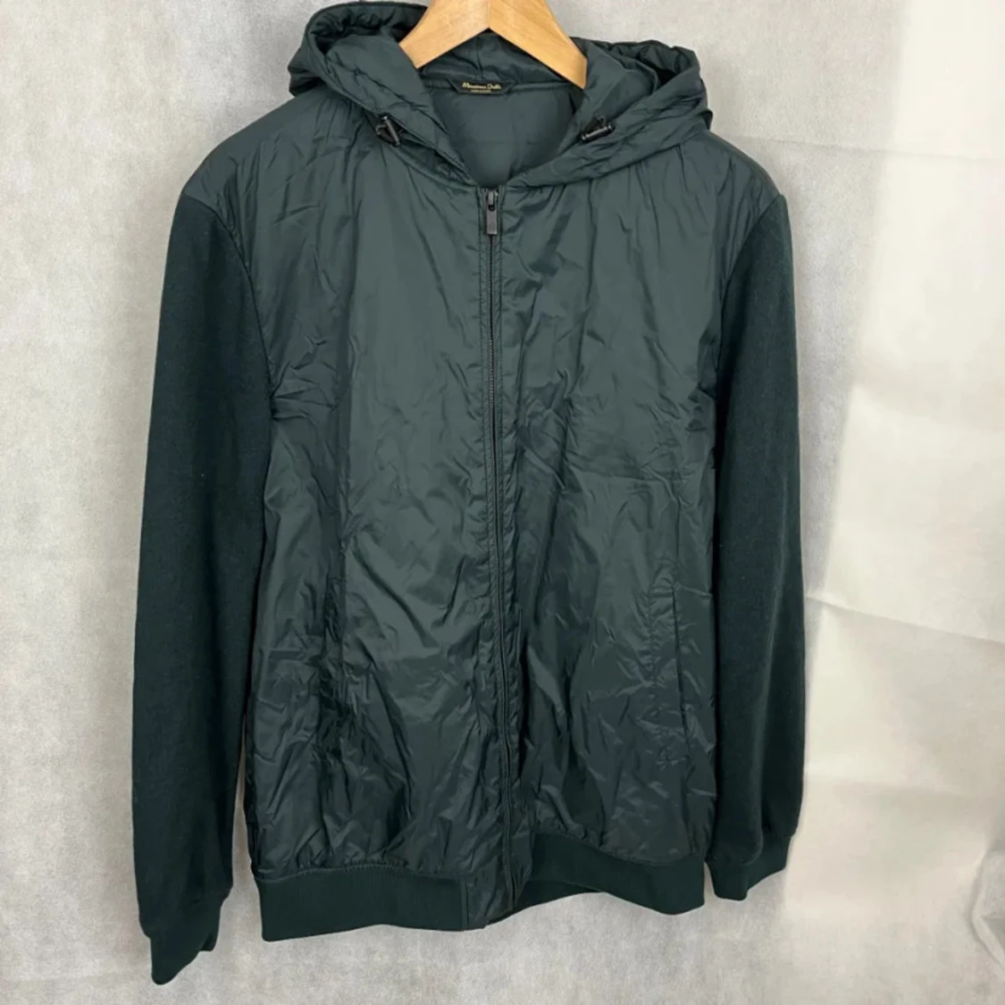 Svart vindjacka från Massimo Dutti - 2