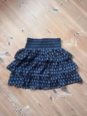 Kjol  - Supersöt kjol. Kom gärna med förslag 💙