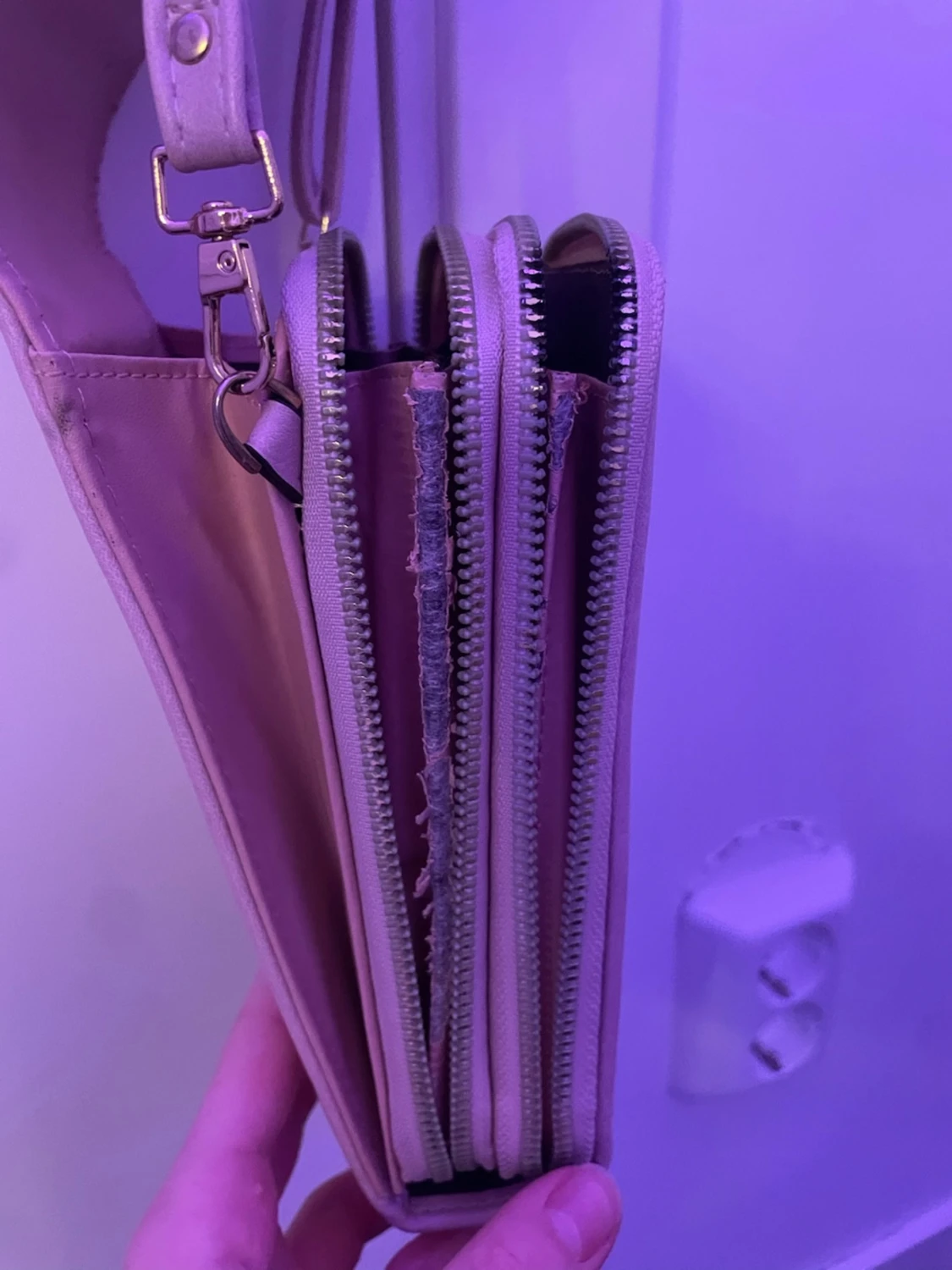 Ljusrosa axelväska med dragkedjor - 3