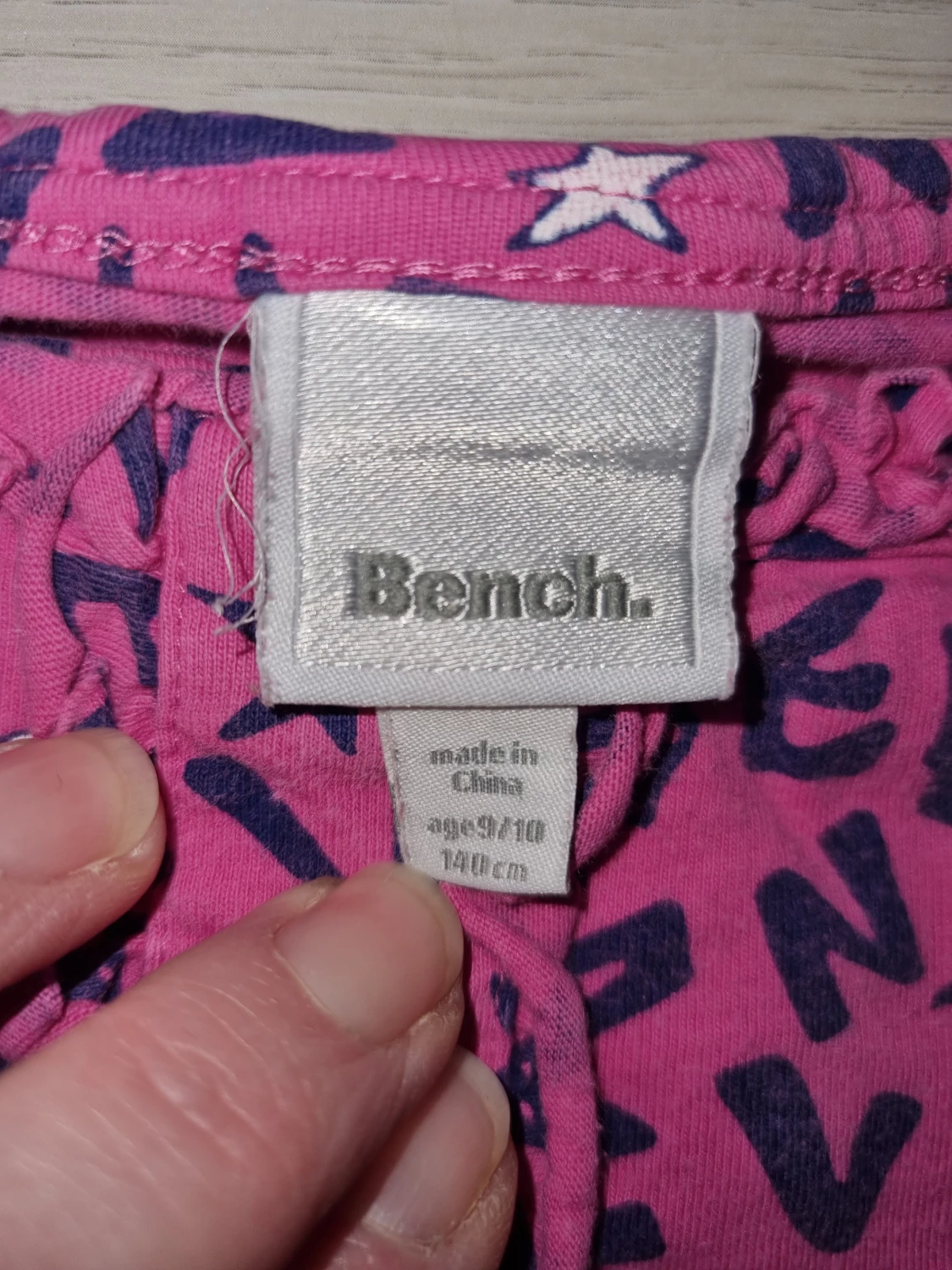 Rosa jumpsuit med bokstavsmönster - 2