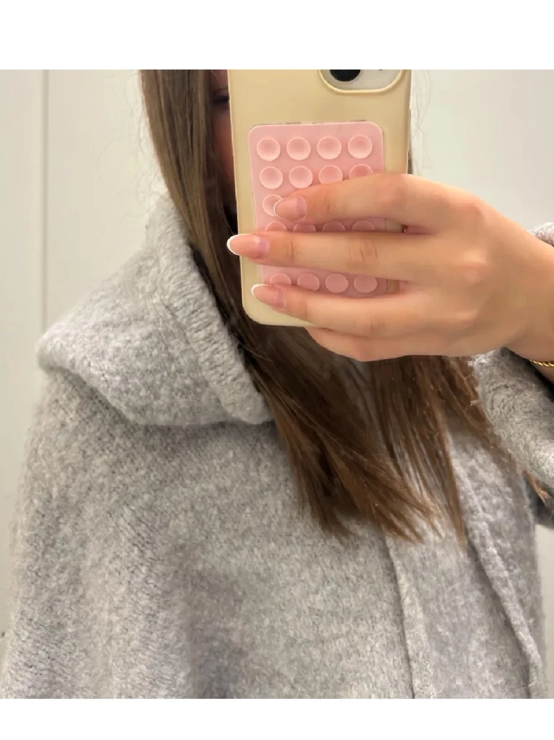 Grå fluffig hoodie med dragsko - 2