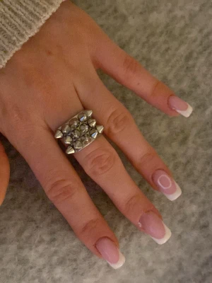 Edblad peak ring -  Eller min badring för inte kommer jag användas ofta den är i bra skick originalpriset är 399 Och jag säljer min för 299 priset kan diskuteras dem är i storlek m 