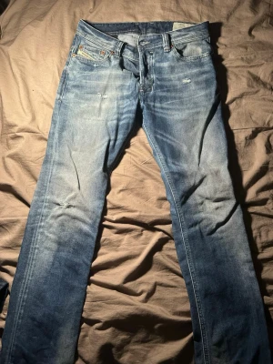 Blå raka jeans från diesel industries w30 l32 - Najs jeans för dig som vill sticka ut. Hör av er vid funderingar. Sällsynta byxor