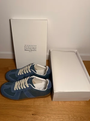 Maison margiela gats (Navy/44) - Great condition. Never used. Comes with the box. Same day shipping. Feel free to ask questions ;)