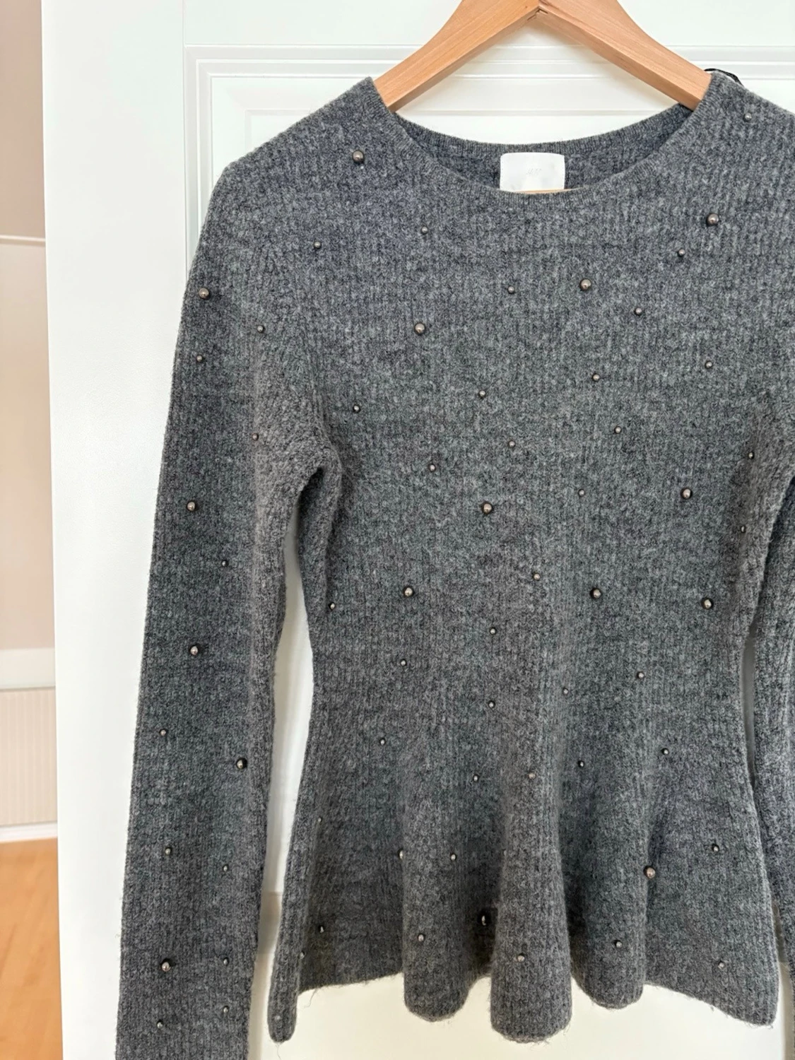 Stickad tröja med pärlor M nyskick  - 3