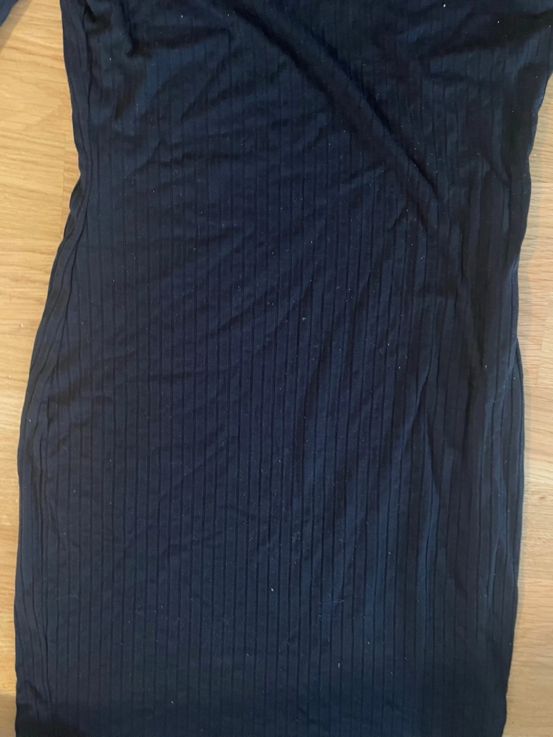 Svart ribbad långärmad klänning - 2