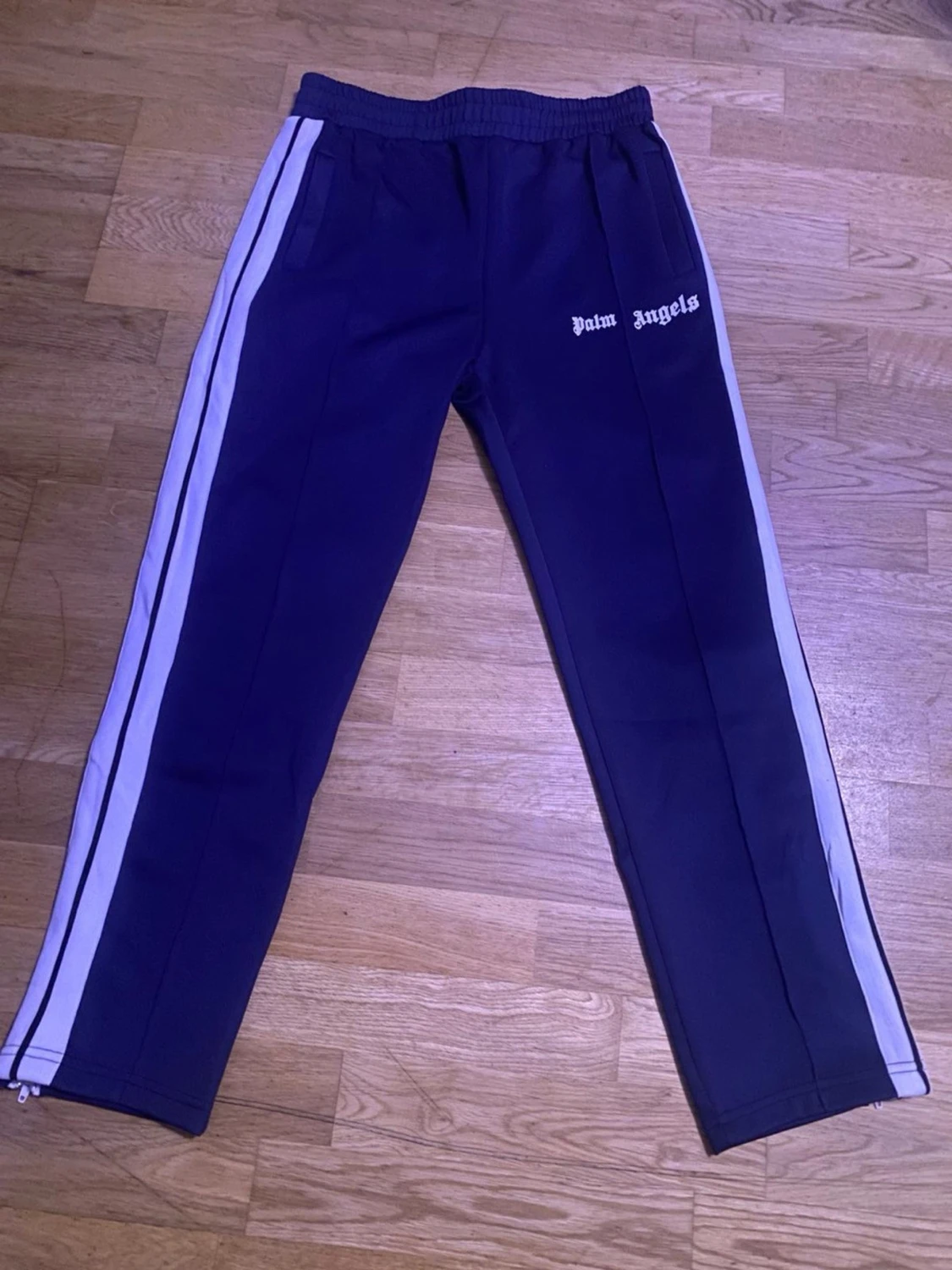 Palm Angels navy  mjukisbyxor med vita ränder - 1