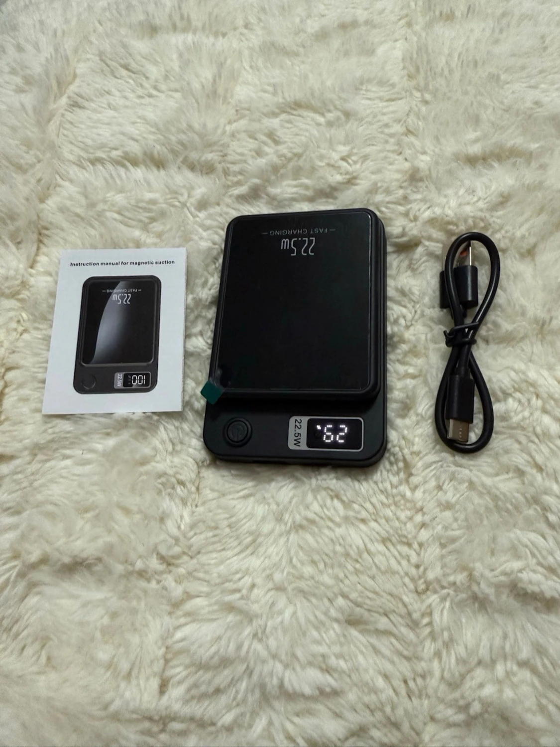 Svart trådlös powerbank 22.5W med display - 1