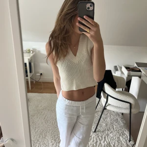 Sommar topp - Super söt virkad topp. Använd endast 1 gång så inga defekter, säljs inte längre. Skriv för fler bilder eller vid frågor💕  