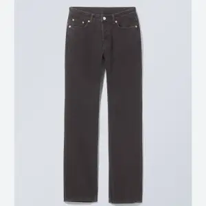 Säljer dessa jeans från weekday i bra skick!💕