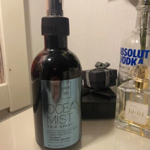 Hair mist - En mist/spat som gör håret lite stand aktik☀️🍉