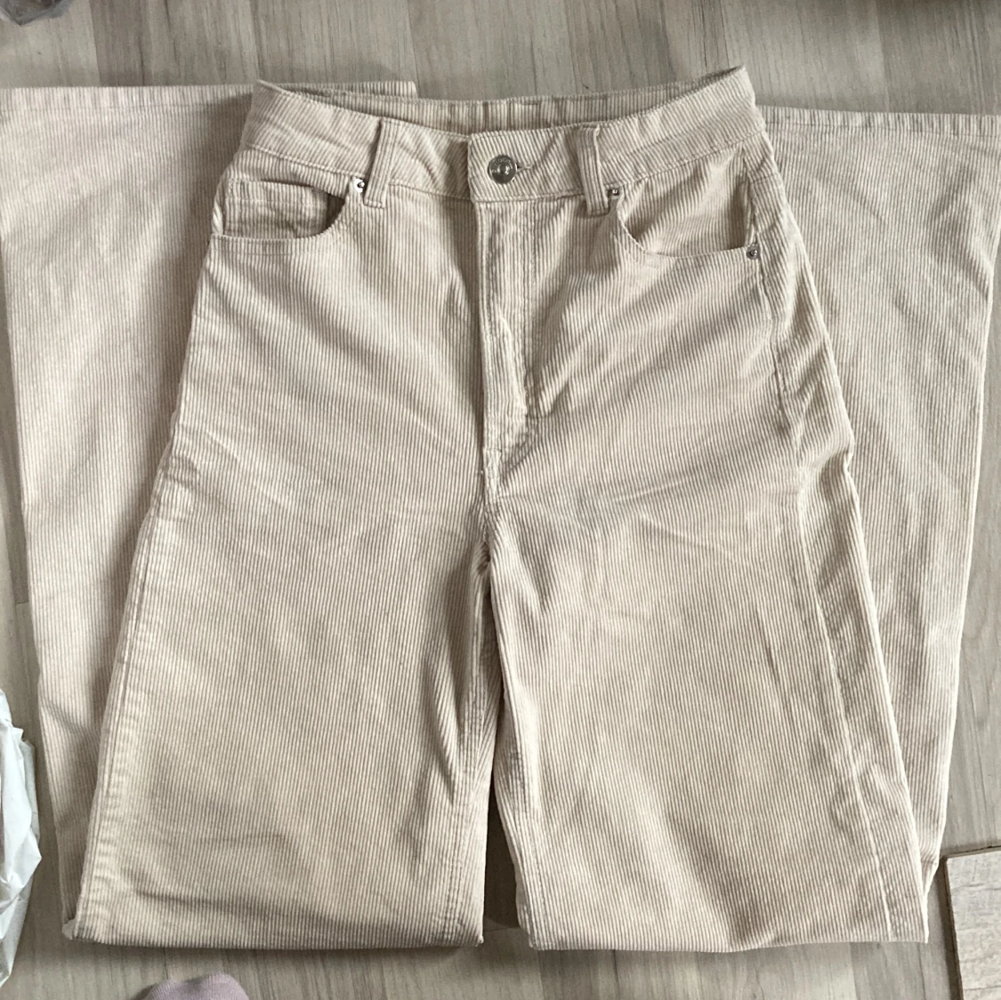 Beige jeans