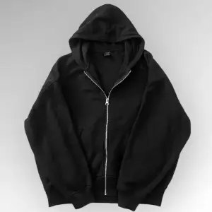 Svart hoodie med dragkedja från Bershka, använt en gång och är oversize fit, Strl M💞 nypris: 300kr