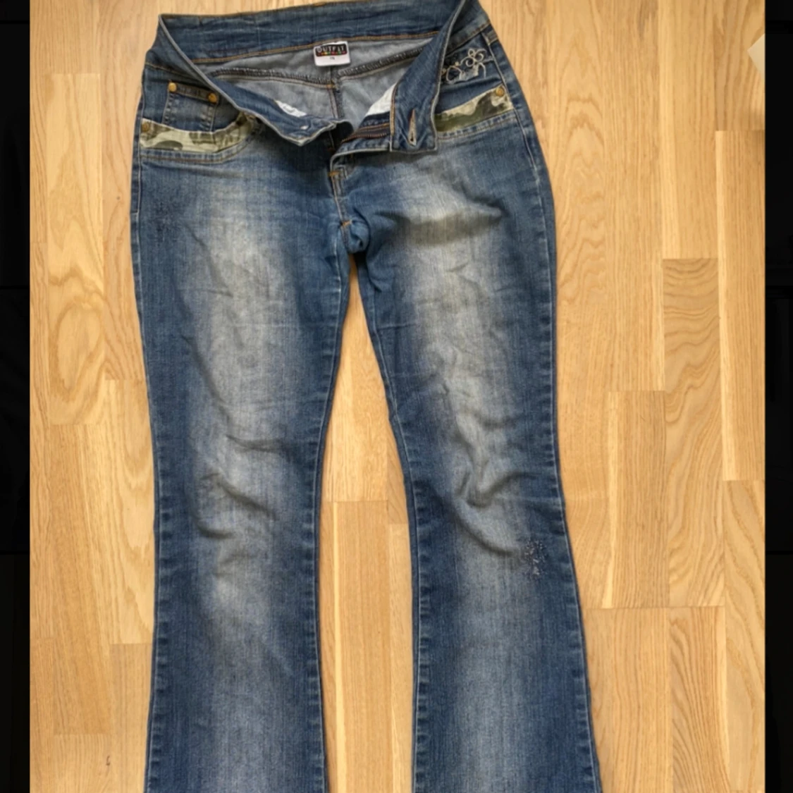 Lowrise Bootcut jeans