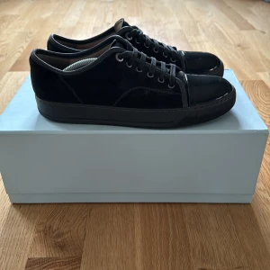 Lanvin svart - Svarta länvins super fina box kommer med:)