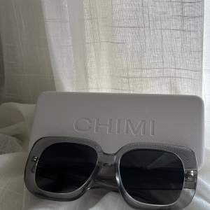 Säljer mina chimi solglasögon. I nyskick endast använda 2 gånger av mig🤍 Nypris 1250, säljer för 600kr.