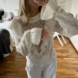 Stickad tröja - Från h&m. Använd 1 gång🩷