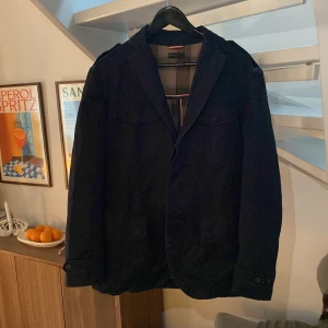 Benetton vår jacka  - | benetton kavaj liknande overshirt | Skick 8/10 | passar m | Pris 199 | Hör av dig vid minsta funderingar! 