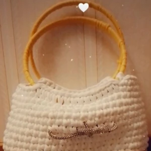 Väska  - Det är ny väska 