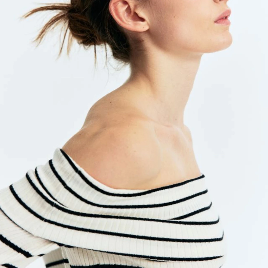 Offshoulder tröja - 92