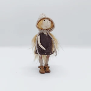Handmadedoll, Handgjorda dockan - Varma kvällar med terapidockan. Jag tror verkligen att alla har ett inre barn som påminner oss om vad som verkligen är viktigt i livet.