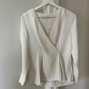 Blus - Knappt använd 