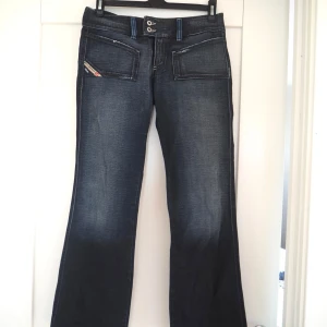 Diesel Jeans - Lågmidjade diesel jeans i jättebra skick, knappt använda! Säljer för att de är lite små för mig🙏🫶