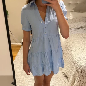 Blå klänning  - Säljer min blåa klänning