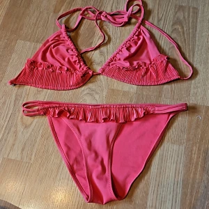 Bikini - Använd men i mycket gott skick. Lågmidjade trosor. 