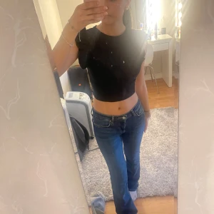 Zara t-shirt  - Sälja mina fina zara T-shirt skriv för frågor💓