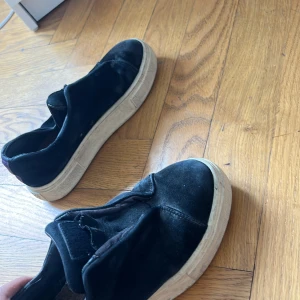 Eytys skor - Säljer mina eytys skor Har precis haft dom hos skonakaren och fixat längst bak på skon så det blir starkare 