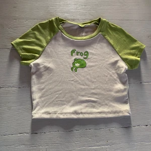 Söt t-shirt - Tshirt med grodtryck