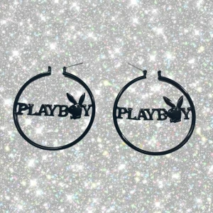 Playboy örhängen  - Playboy örhängen med as snygg förpackning💋Endast testade! Läs min bio innan du kontaktar mig❤️