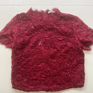 Röd blus - Jätte fin röd blus från zara