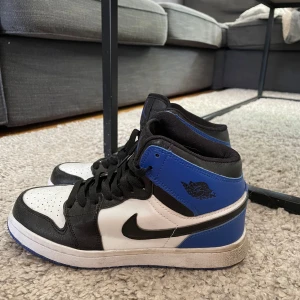 Air Jordan blå  - Använda en gång. 