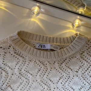 Virkad tröja zara  - Virkad tröja från zara i storlek S. Inga defekter. Kostar 120 kronor 💓