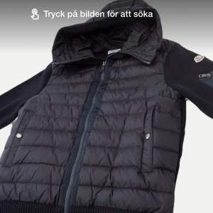 Letar efter en moncler cardigan för ett väldigt bra pris eller byte mot mina valentino skor(blå)