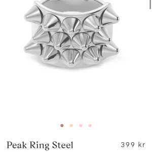 Edblad ring - Edblads populära peak ring i silver. Använd men inga defekter. Säljer för att jag använder guld. 250kr. Storlek xs