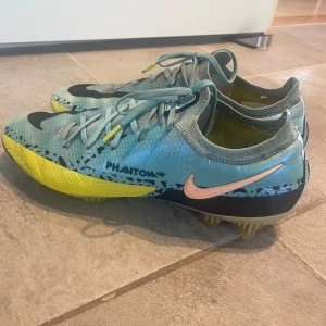 Phantom Gt - Säljer mina phantoms elite för 599. Kan sänka pris vid snabb affär. De är använda men har fräschat upp de. Str 44,5