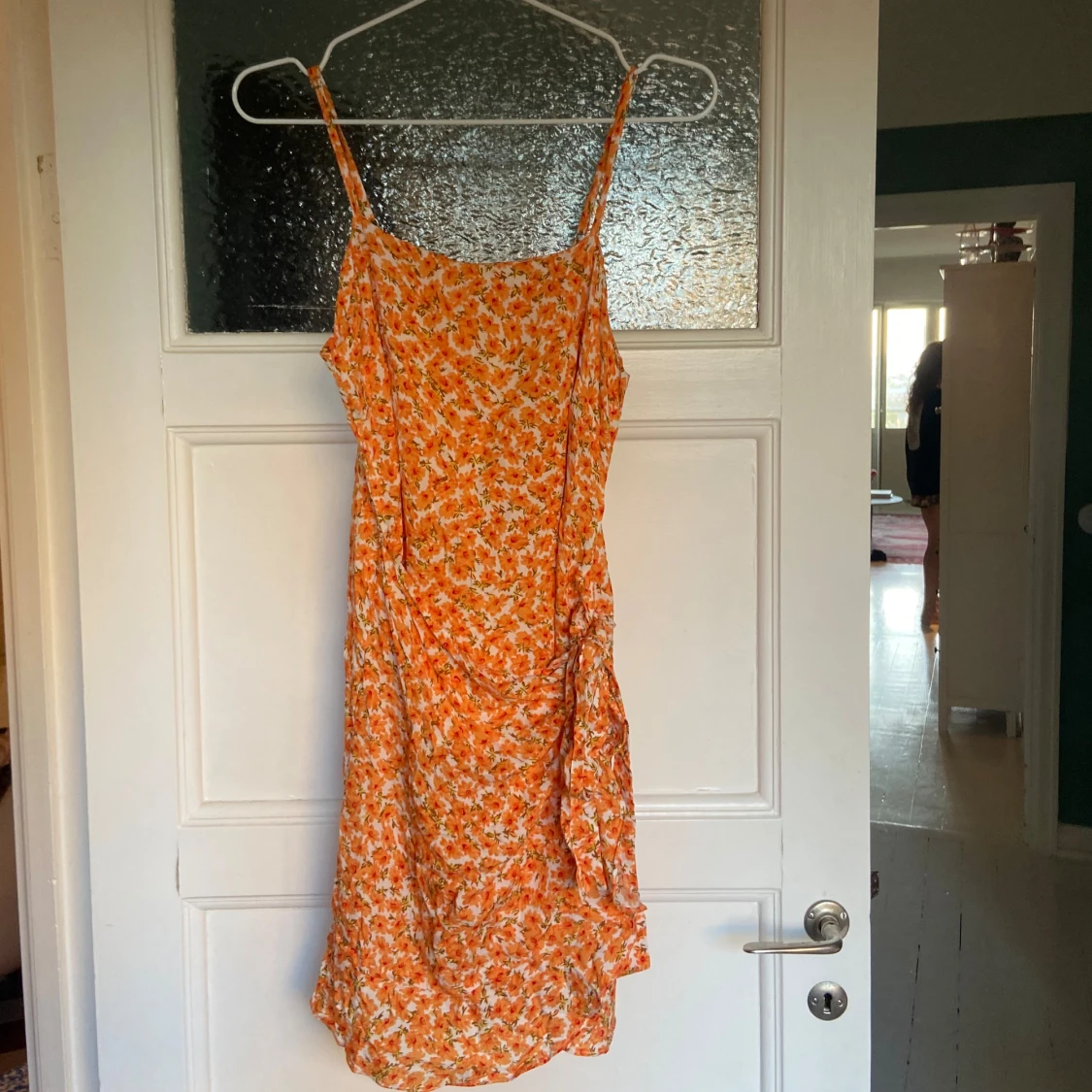 Ny blommig klänning - 90