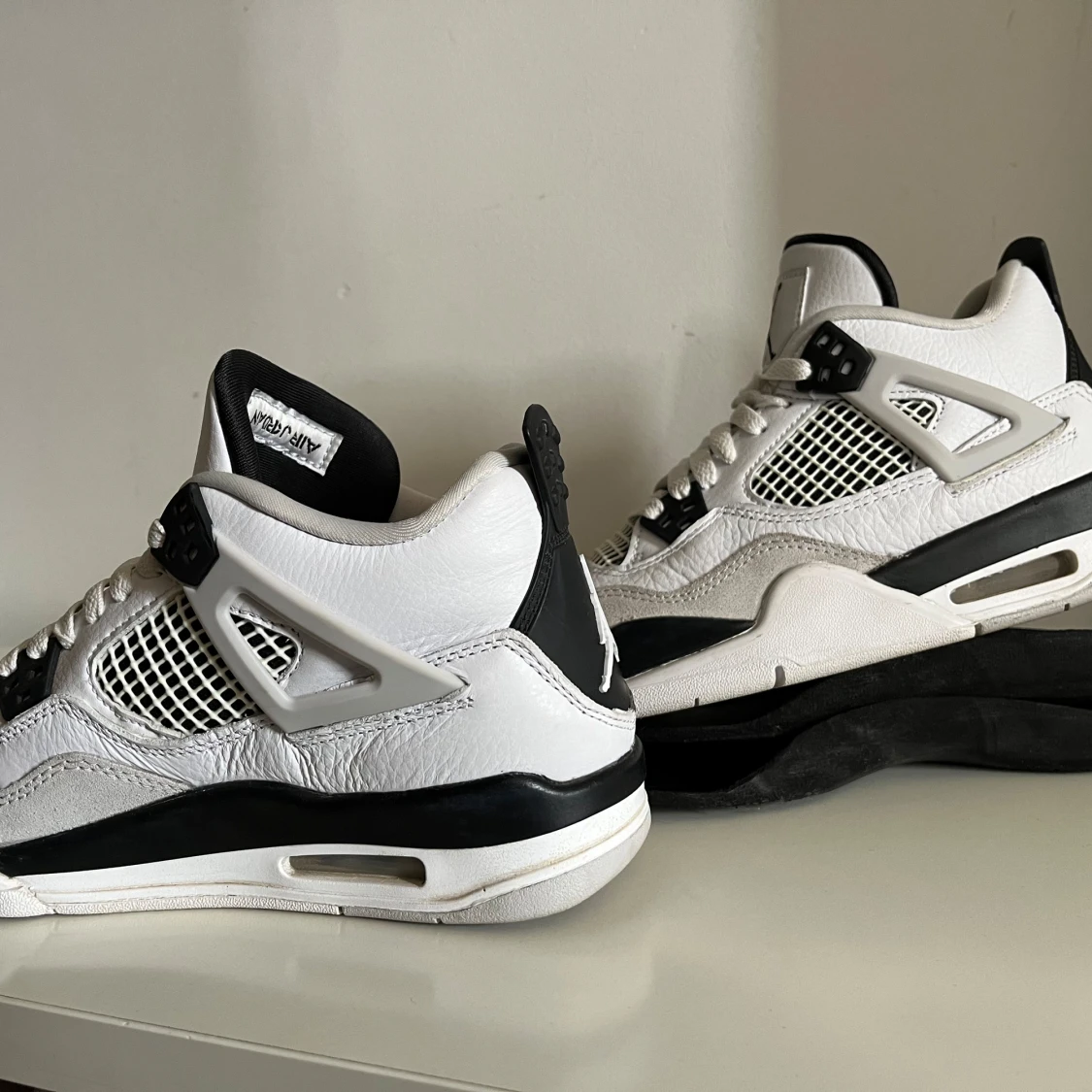 Jordan 4 ‘Military Black’ - 90