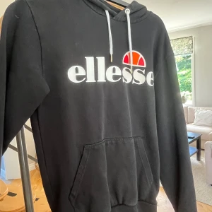 Ellesse Hoodie - Riktigt bra skick Andvänd fåtal gånger