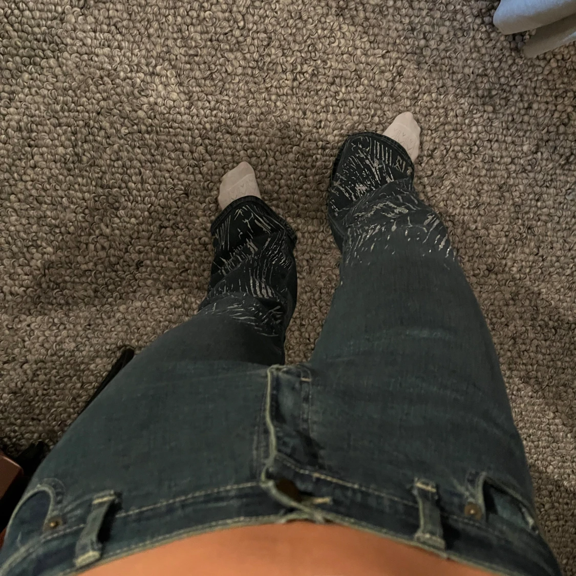 Jeans med silverdetaljer  - 91